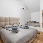 빌라 2 With Heated Pool Soline, Krk, 280 M From Beach, By 4villas 솔린