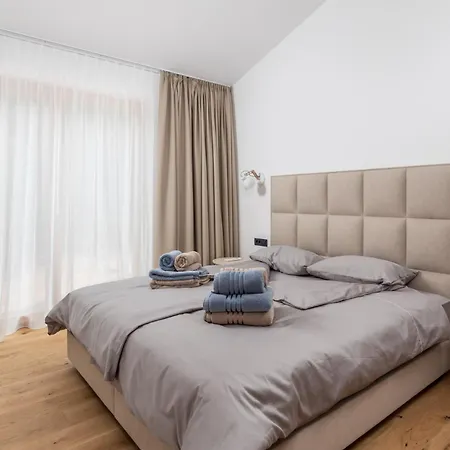 2 With Pool Soline, Krk, 280 M From Beach, By 4villas 빌라 솔린