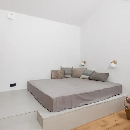 빌라 2 With Pool Soline, Krk, 280 M From Beach, By 4villas